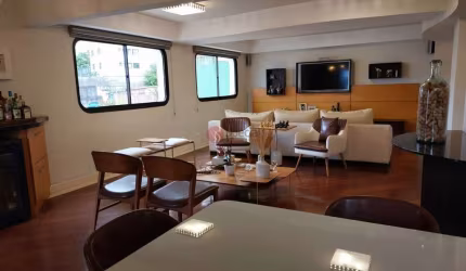Amplo apartamento em  excelente localização no Anália Franco.