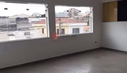 Prédio comercial com renda na Penha.