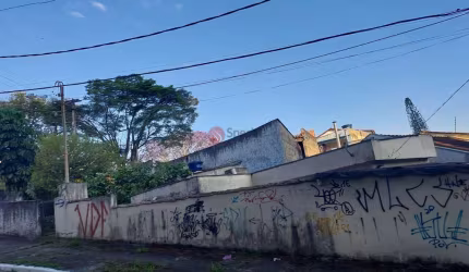 Terreno a venda de esquina na Vila Formosa.