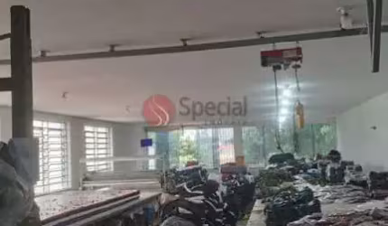 Prédio comercial no Aricanduva