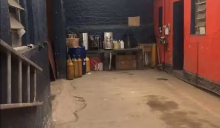 Prédio à venda, 626 m²- padaria, apto e distribuidora de chopp na  Vila Carrão - São Paulo/SP