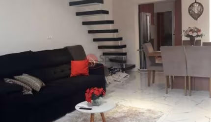 Casa assobrada no Tatuapé  toda decorada com 3 dormitórios 1 suíte e 2 vagas.