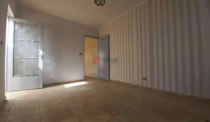 Casa assobradada na Vila Formosa,  independente com 2 quartos e 1 vaga, locação com seguro fiança