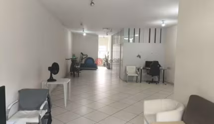Prédio comercial 200 metros no Tatuapé com 2 pavimentos,4 vagas de garagem,  próximo ao metrô.