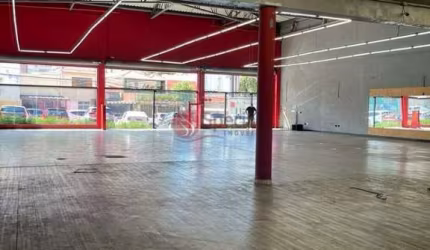 Prédio comercial de 800 metros no Tatuapé com recuo de 5 metros para vagas.