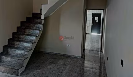 Sobrado no Jardim Têxtil com 3 quartos.