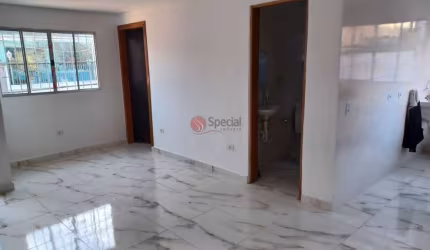 Sobrado com 2 dormitórios na Água Rasa.