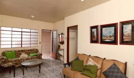 Casa térrea para compra no Aricanduva com 209 metros.
