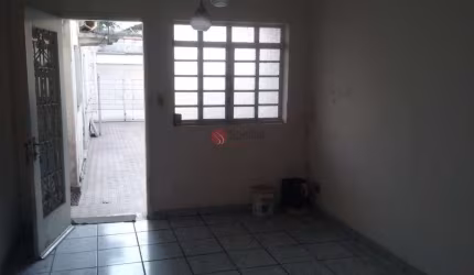 Casa no Tatuapé com 4 quartos e 5 vagas. Duas casas no terreno