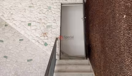 Sobrado no Anália Franco com 2 quartos.