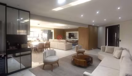 Sobrado reformado  com 4 quartos,  espaço gourmet com piscina,  no Jardim Têxtil.