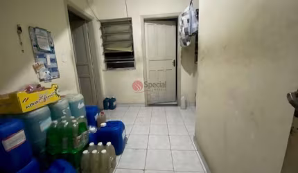 Prédio Residencial e  Comercial na Vila Fátima com 3 apartamentos, 1 salão comerciais e 3 vagas