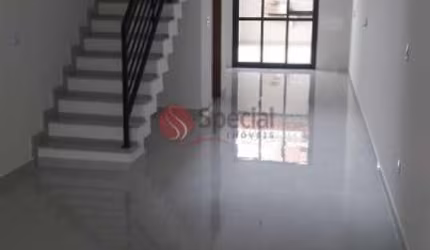 Sobrado Novo à venda na Vila  Alpina em rua tranquila.