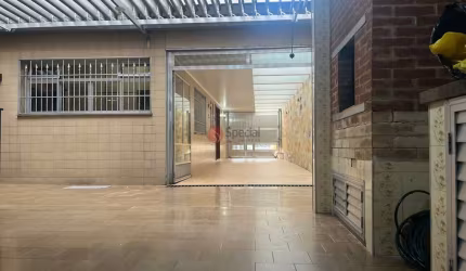 Excelente Sobrado  - Localização Privilegiada - 3 Vagas de Garagem