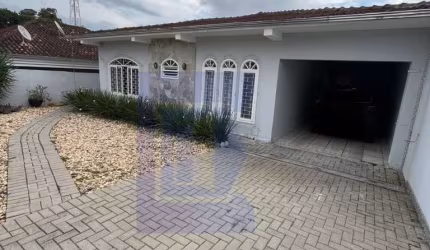 Casa para Venda em Joinville, Boehmerwald, 3 dormitórios, 1 suíte, 1 banheiro, 2 vagas