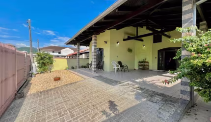 Casa com 3 quartos à venda no Itoupava Central, Blumenau , 212 m2 por R$ 720.000
