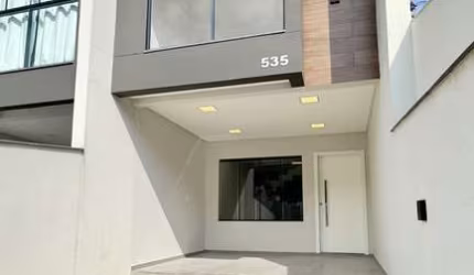 Casa com 3 quartos para alugar em Água Verde, Blumenau , 108 m2 por R$ 3.500