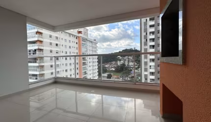 Apartamento com 3 quartos para alugar na Escola Agrícola, Blumenau , 96 m2 por R$ 2.800