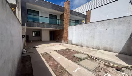 Casa Geminada à Venda em Buritis - BH