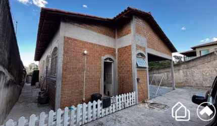 Casa com 4 quartos e suíte no bairro Palmeiras