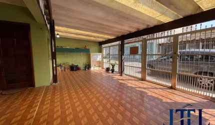 Casa de 125m² com 2 quartos e 3 vagas - R$429.000,00