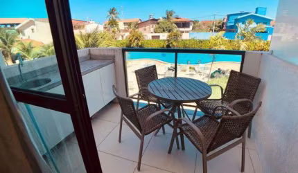 Apto com serviços à venda mobiliado e equipado, área de lazer, sala fitness, frente piscina.