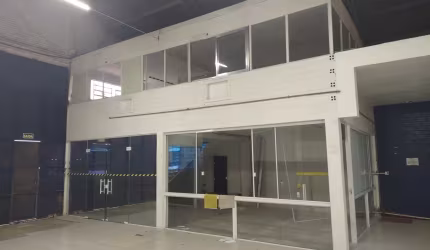 Excelente Depósito, localização privilegiada