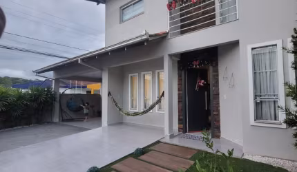 SOBRADO  DE ESQUINA NO JOÃO COSTA