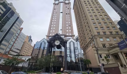 Sala para locação no Centro de Curitiba.