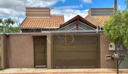 CASA COM PISCINA E ÁREA GOURMET COMPLETA: CONFORTO E ELEGÂNCIA NO BAIRRO ITAMARACÁ