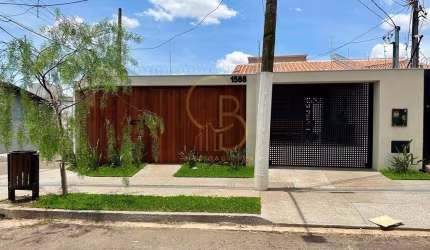 CHARMOSA RESIDÊNCIA EM BAIRRO TRANQUILO