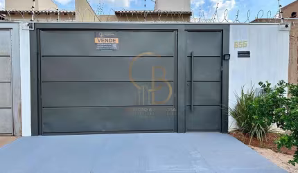CASA COM ÁREA GOURMET E PISCINA