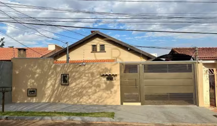 CASA ACONCHEGANTE EM BAIRRO TRANQUILO