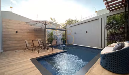 MARAVILHOSA CASA TÉRREA À VENDA DE PORTEIRA FECHADA