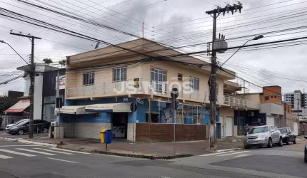 Sobrado Comercial · 150m² · 02 Salas - Casa.