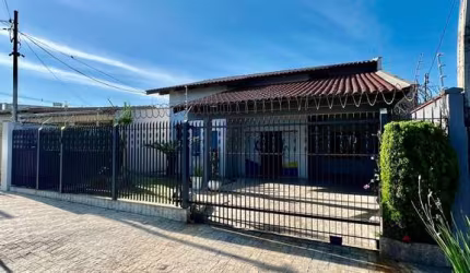 Casa - 02 suites + 01 dormitório