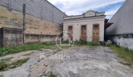 Terreno de 470m², com 2 casas, próximo ao Estádio Engenhão