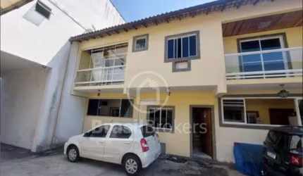 Casa Duplex em condomínio fechado em Marechal Hermes