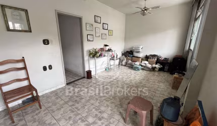 Casa à venda com 263,00m² e 6 quartos em Bento Ribeiro, Rio de Janeiro - RJ