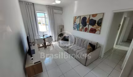 Excelente localização! Sol da manhã, vista livre, 2 quartos com dependência e vaga