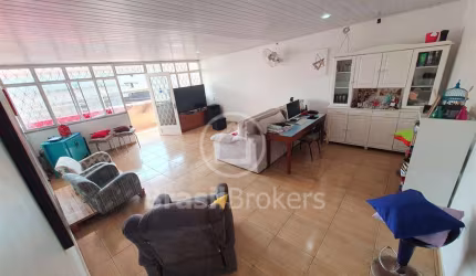 Excelente casa 4 quartos, 1 suíte, amplos cômodos e terraço