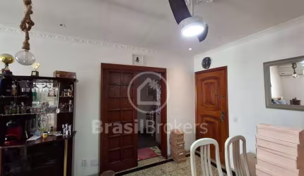 Apartamento no Méier com 2 quartos e dependência próximo Dias Cruz