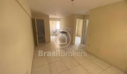 Apartamento de 43,45m², com dois quartos em condomínio, em Todos os Santos. Primeira locação