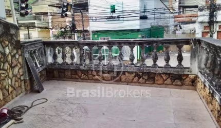 APARTAMENTO TIPO CASA NO MÉIER