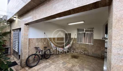Casa Triplex à Venda na Rua Francisca Vidal - Pilares