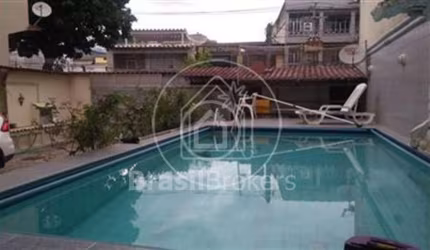 Casa à venda com 200,00m² e 3 quartos em Vista Alegre, Rio de Janeiro - rj