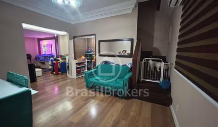 Casa triplex com 5 quartos no Engenho Novo