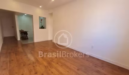 Apartamento 2 Quartos com Suíte Reformado