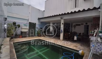 Casa à venda com 208,00m² e 4 quartos em Quintino Bocaiúva, Rio de Janeiro - rj