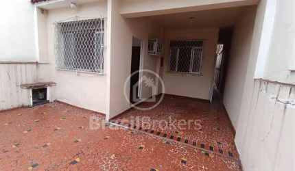 Casa à venda com 285,00m² Av. João Ribeiro, Residencial ou Comercial em em Pilares, Rio de Janeiro - RJ
